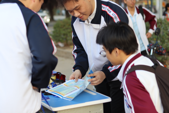 FDA682C02C7F863D028590E5AEB_2085DEF7_C6CE5