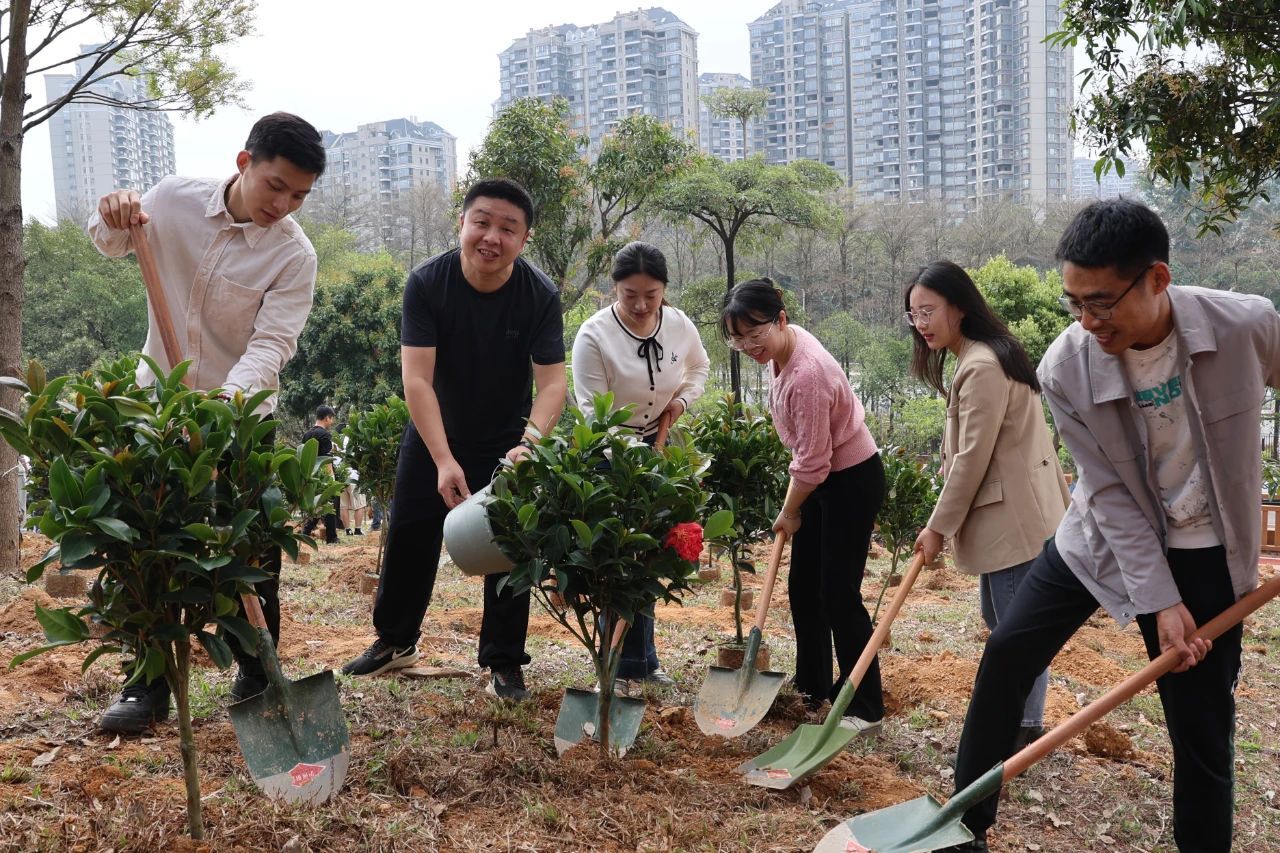 2743EEC0051DA00C298D8995F1E_6A0138C0_4A6FB