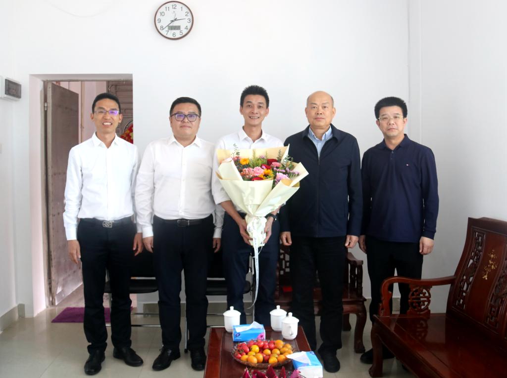 7D35E9E5D4FE754040487E143EF_1AEBC266_10E8C 7D35E9E5D4FE754040487E143EF_1AEBC266_10E8C