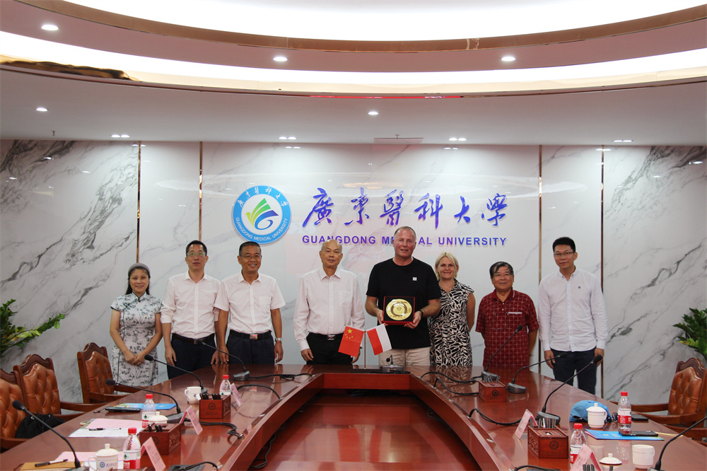 E08E9CC32737BD90232149562DE_35A80E01_49207