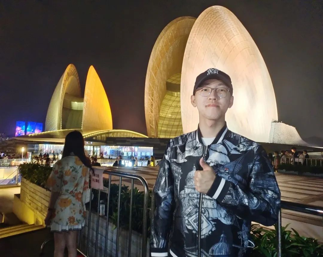 511AB69241BE2C3190AE4E1A4EC_820F547B_1E437