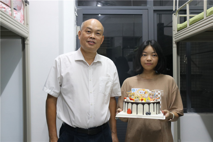 6F500CCA01EAB70080B3B91B700_35155012_1E515