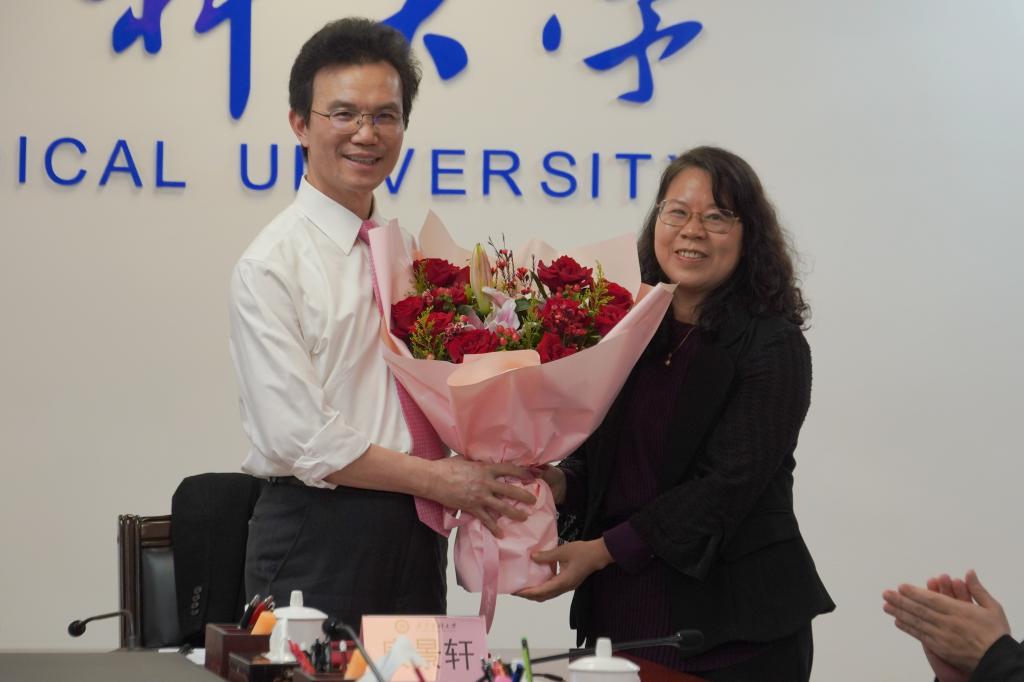 81BAEB65F6E15ECCC7243DFB4EA_92311D4E_DFB2