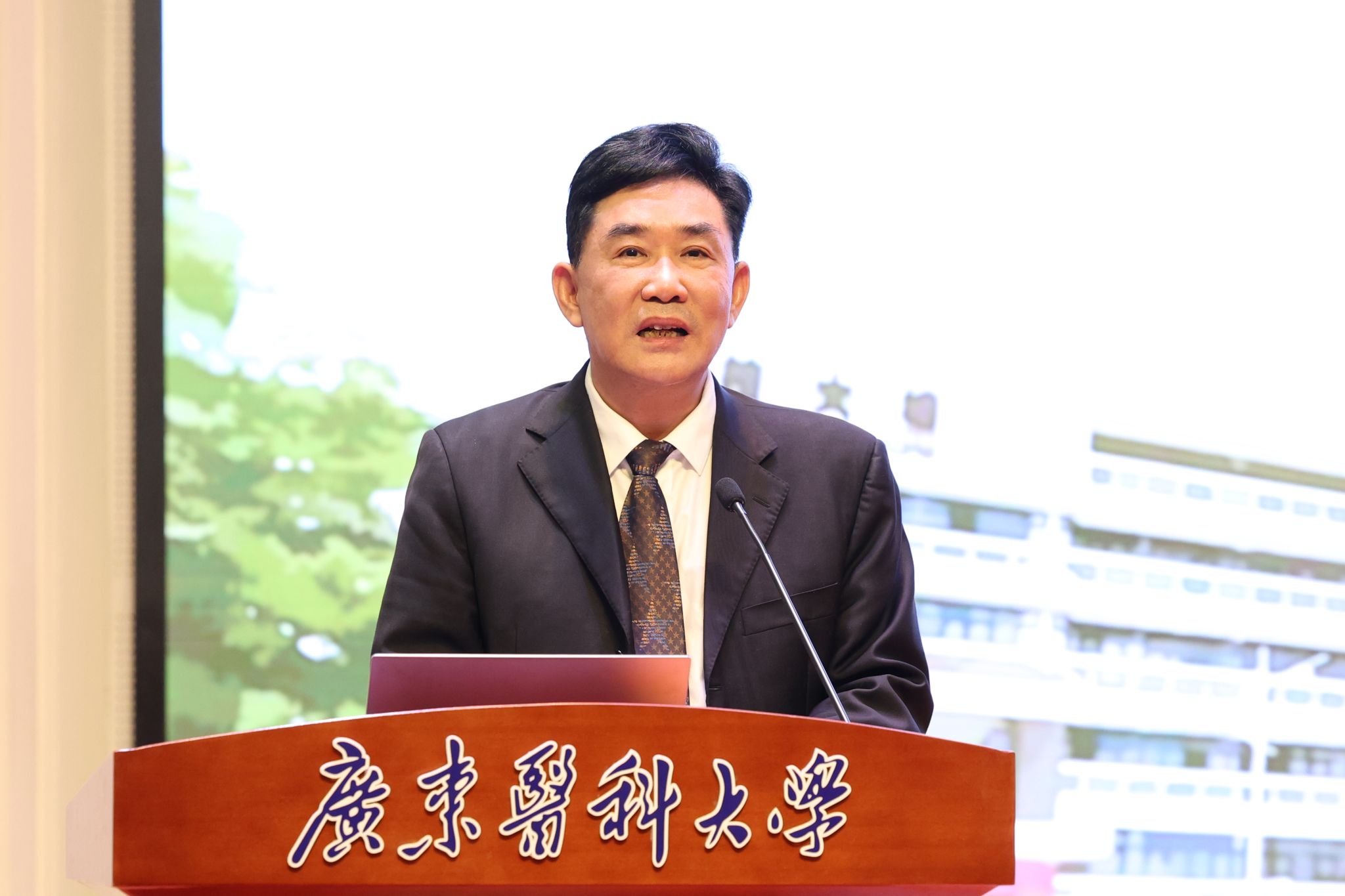 8D5D01D1EC8D5FA1C43CB42AE69_AA80419E_2EBE9