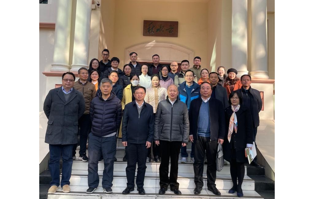 5E1DFA2B000F24FE3BF63E9250C_F70FBCE2_20555