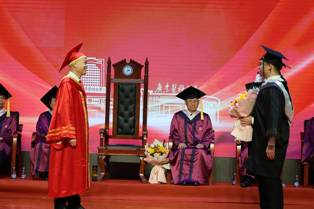 CCAB9B18B2B71869F28D0647738_DAC1E2F9_1B3D4 CCAB9B18B2B71869F28D0647738_DAC1E2F9_1B3D4