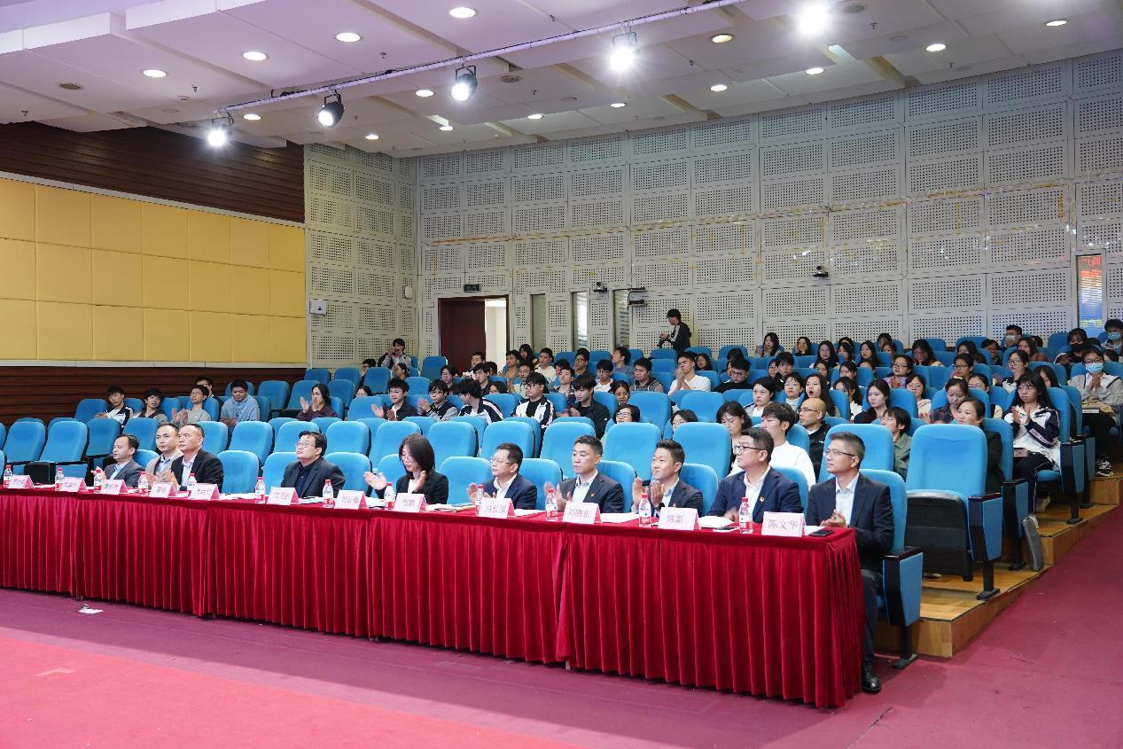 F6ABB335724A15457B2E4480FF1_18644D0C_3221C