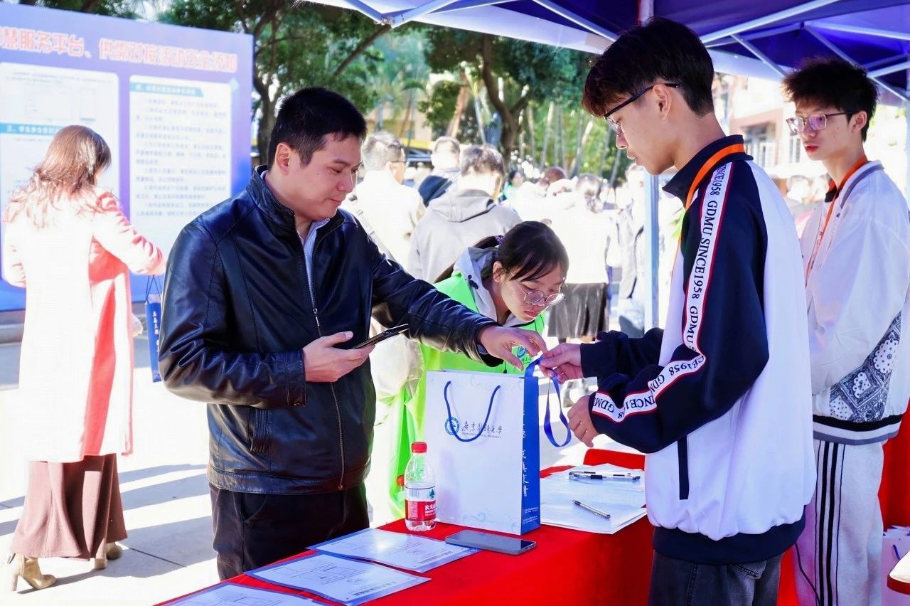 7E09AED48BC5D83B695DB50F450_1D37DB6D_2D623 7E09AED48BC5D83B695DB50F450_1D37DB6D_2D623