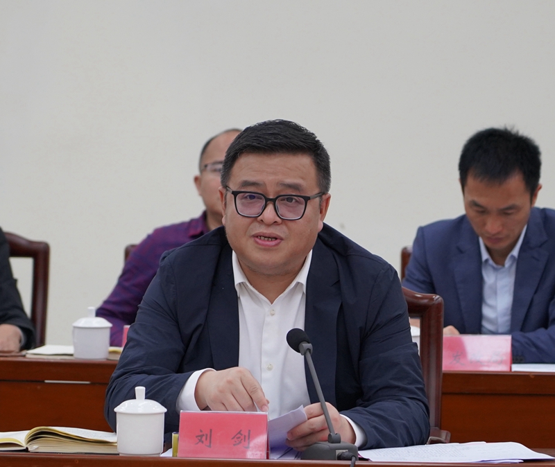 EE76F2DFD9268C93B8042046863_5AC27C81_50E02 EE76F2DFD9268C93B8042046863_5AC27C81_50E02