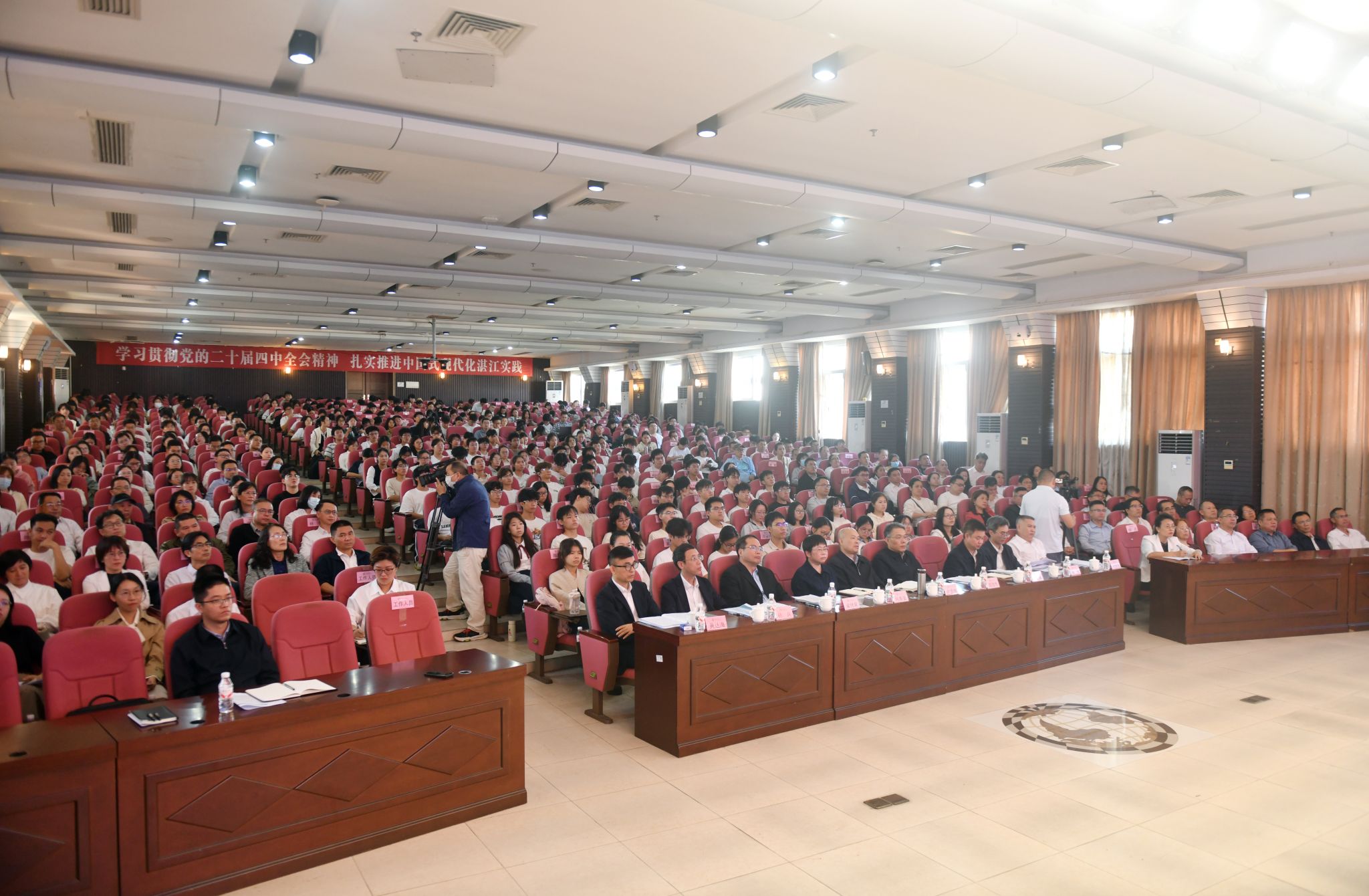 AC7360FC6C744443116D8E34F5B_3925786D_51197